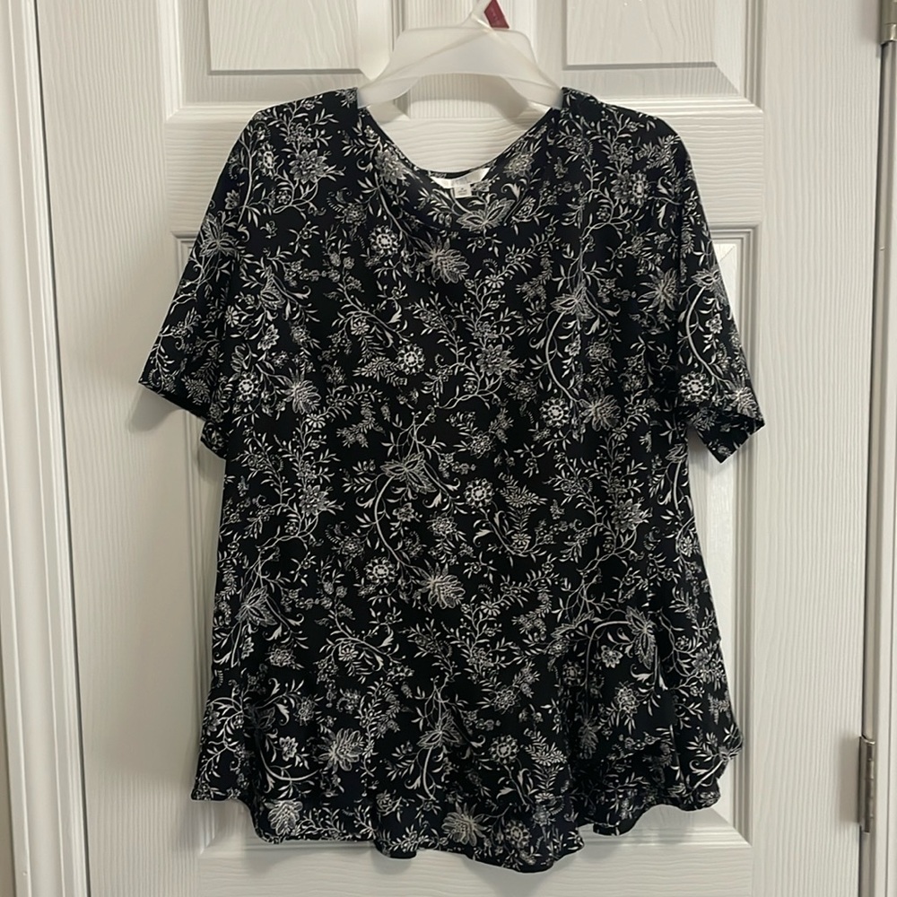 NWOT Time and Tru Peplum Top